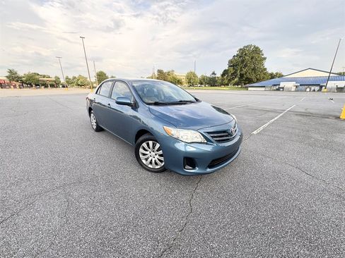 Used 2013 Toyota Corolla LE FWD image 27