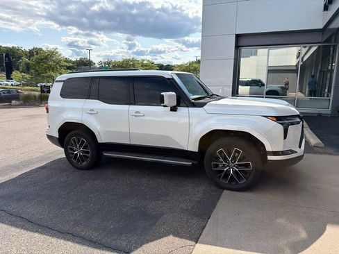 Used 2025 Lexus GX 550 w/ Accessory Package (2T) AWD/4WD image 14