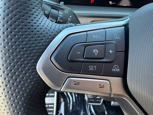 New 2026 Volkswagen Tiguan SE R-Line FWD image 36