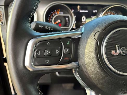 Used 2022 Jeep Wrangler Unlimited Sahara image 19