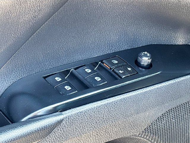Used 2020 Toyota Camry SE FWD image 21