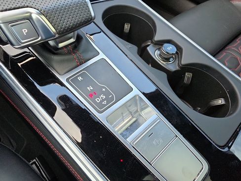 Used 2025 Audi RS 7 Performance AWD/4WD image 28