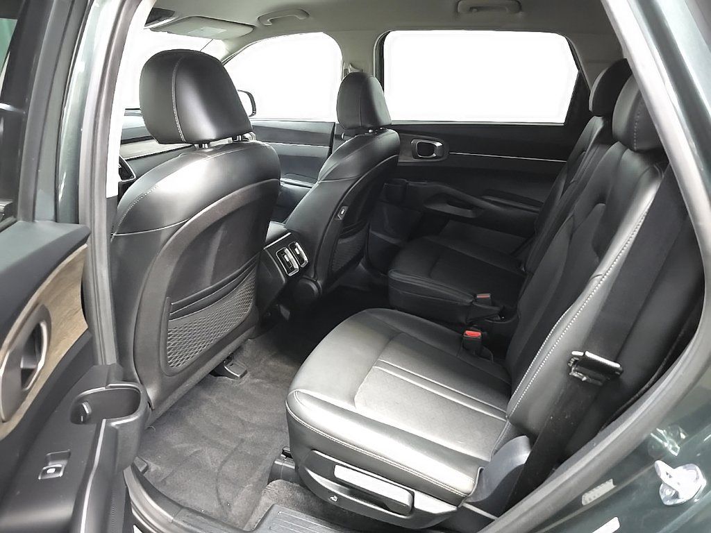 Used 2021 Kia Sorento EX AWD/4WD image 30