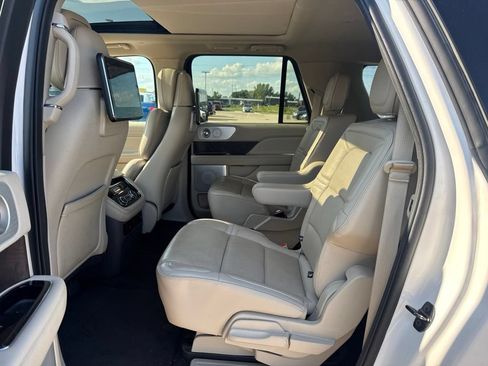 Used 2019 Lincoln Navigator L Reserve AWD/4WD image 13