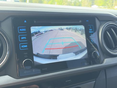 Used 2018 Toyota Tacoma TRD Sport image 24