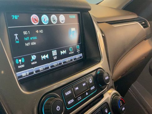 Used 2019 Chevrolet Suburban LT RWD image 19
