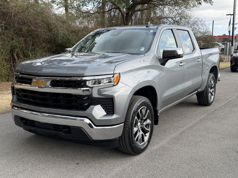 Used 2024 Chevrolet Silverado 1500 LT image 39