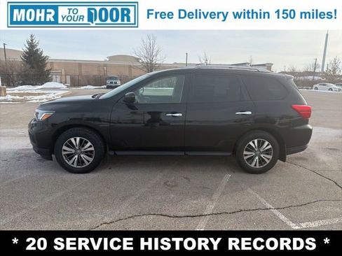 Used 2020 Nissan Pathfinder S image 2