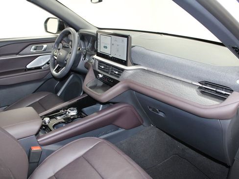 New 2026 Ford Explorer Platinum image 29