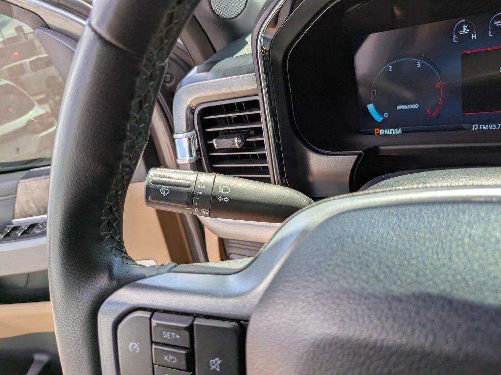 Used 2025 Ford F250 Lariat w/ Chrome Package AWD/4WD image 32