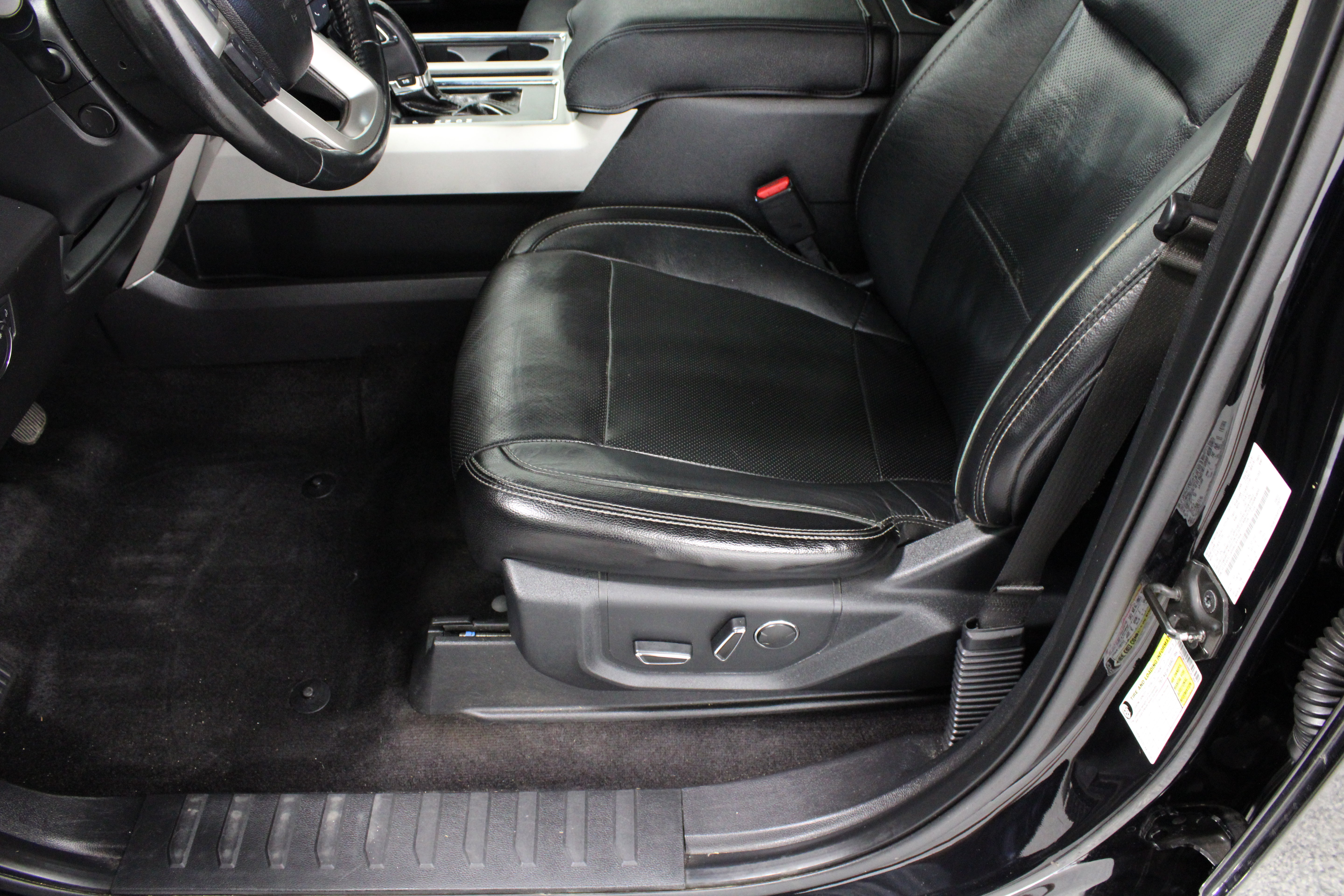 Used 2017 Ford F150 Lariat w/ Equipment Group 502A Luxury RWD image 17