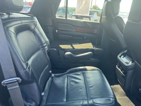 Used 2023 Lincoln Navigator Reserve image 24