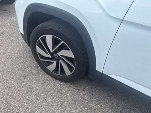 Used 2024 Volkswagen Atlas SE AWD/4WD image 8