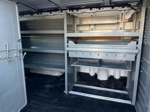 Used 2016 Chevrolet Express 2500 RWD image 18
