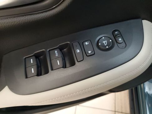Certified 2026 Honda HR-V LX image 15