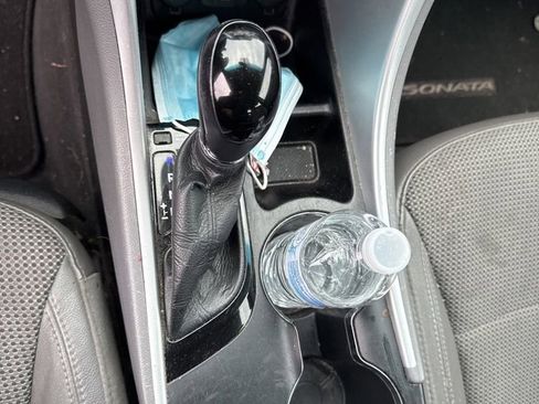 Used 2013 Hyundai Sonata SE w/ Navigation & Sunroof Pkg image 17