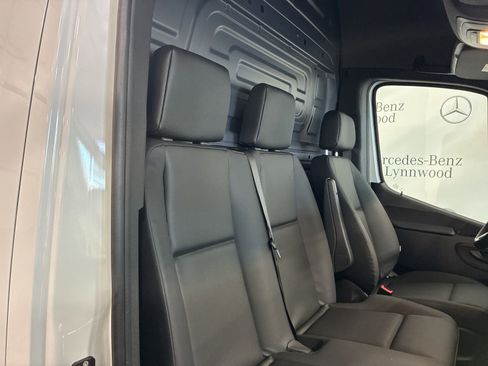 New 2025 Mercedes-Benz Sprinter 144 Cargo image 18