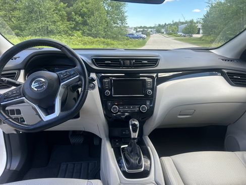 Certified 2022 Nissan Rogue Sport SL AWD/4WD image 18