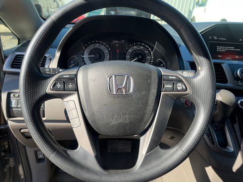 Used 2016 Honda Odyssey SE image 19