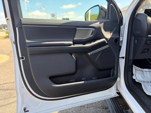 Used 2025 Ford Expedition Max Platinum AWD/4WD image 24