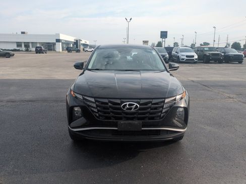 Used 2023 Hyundai Tucson SE AWD/4WD image 3