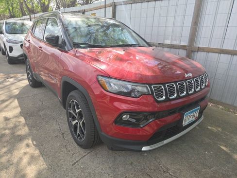 Used 2025 Jeep Compass Limited image 7