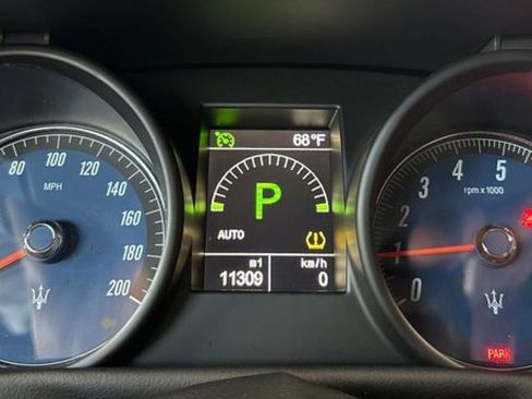 Used 2018 Maserati GranTurismo Sport image 38