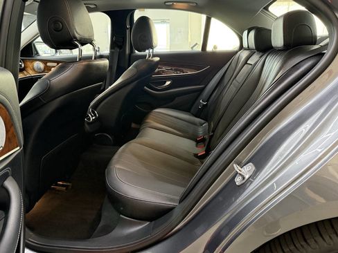Used 2018 Mercedes-Benz E 300 4MATIC image 13