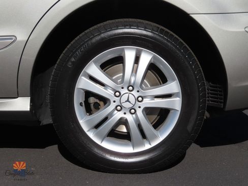 Used 2006 Mercedes-Benz R 500 4MATIC image 21