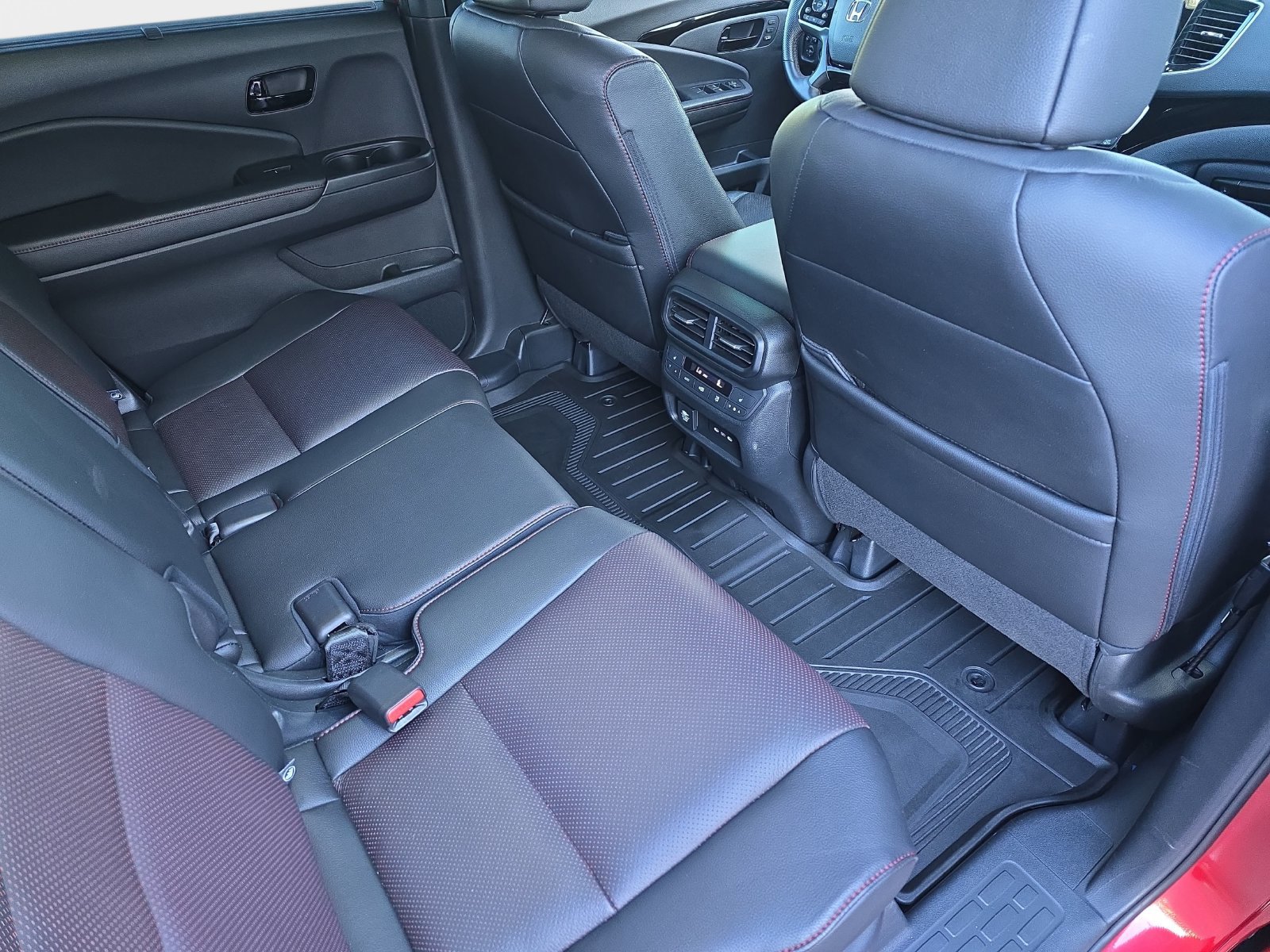 Certified 2025 Honda Passport Black Edition image 11