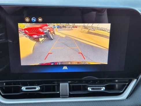 Used 2026 Chevrolet Equinox LT AWD/4WD image 18