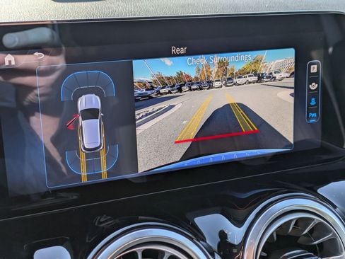 New 2025 Mercedes-Benz GLA 250 4MATIC image 11
