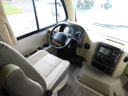 Used 2017 Ford E-450 and Econoline 450 Super Duty w/ A/C Prep Package RWD image 18