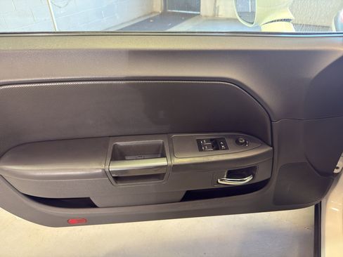 Used 2010 Dodge Challenger R/T image 14