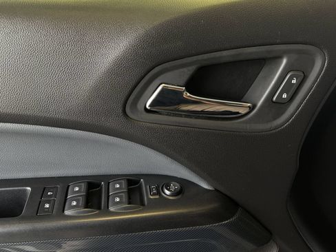 Used 2021 Chevrolet Colorado Z71 AWD/4WD image 31