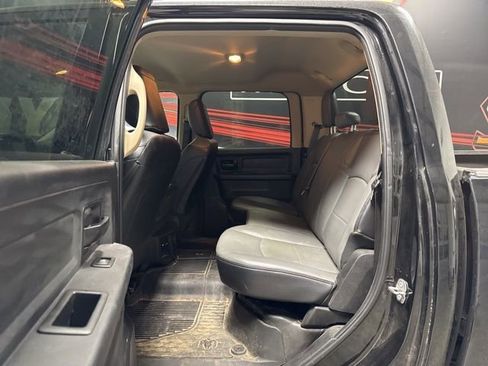 Used 2020 RAM 2500 Tradesman w/ Chrome Appearance Group image 12