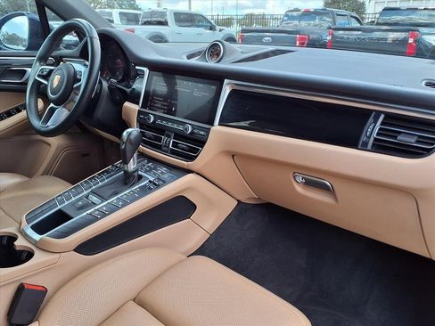 Used 2020 Porsche Macan image 11