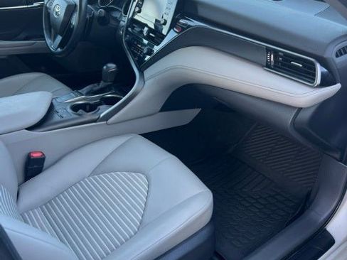 Used 2023 Toyota Camry SE image 15