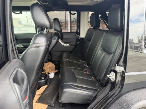Used 2016 Jeep Wrangler Unlimited Sahara w/ Max Tow Package AWD/4WD image 4