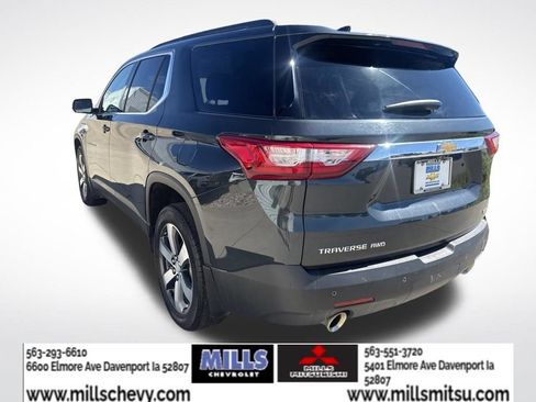 Used 2020 Chevrolet Traverse LT w/ LT Premium Package AWD/4WD image 3
