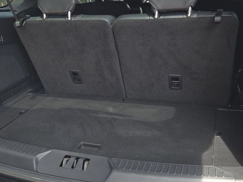 Used 2025 Ford Explorer ST RWD image 8