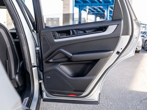 New 2026 Porsche Cayenne S image 44