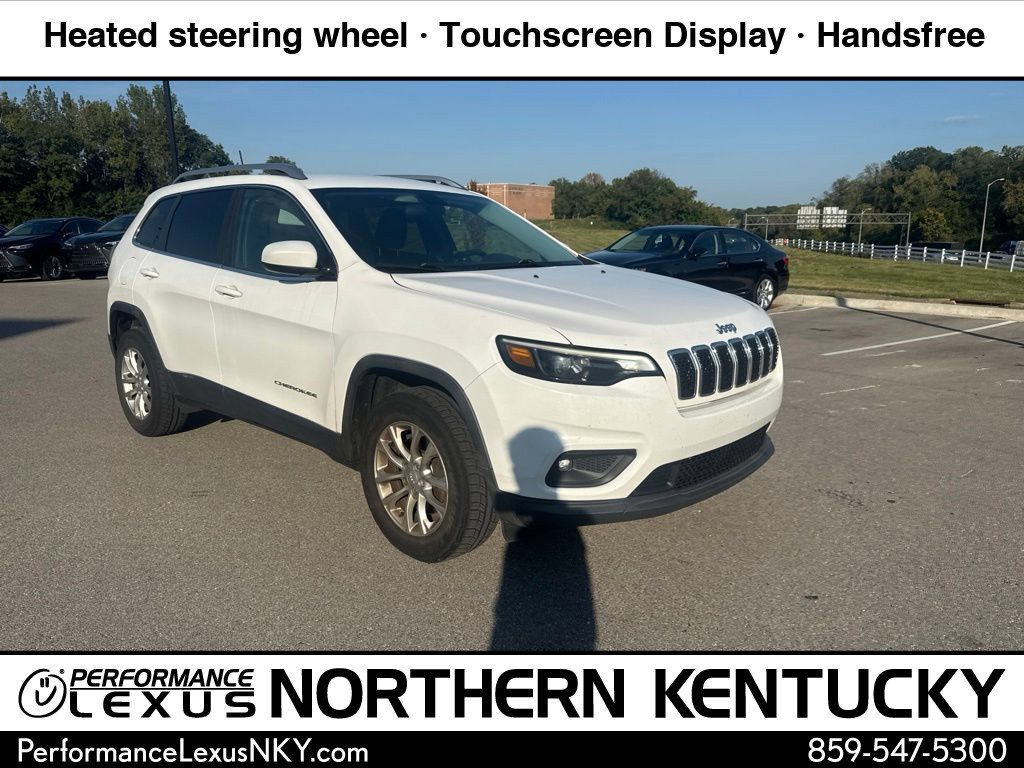 Used 2019 Jeep Cherokee Latitude w/ Cold Weather Group AWD/4WD image 1