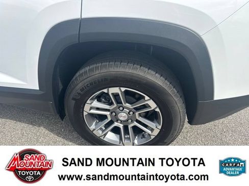 Used 2025 GMC Terrain Elevation w/ Technology Package II AWD/4WD image 12