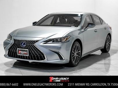Used 2022 Lexus ES 300h w/ Premium Package