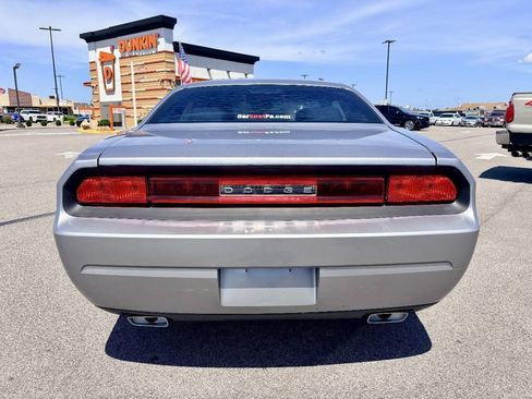 Used 2014 Dodge Challenger SXT RWD image 5