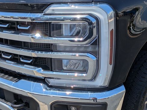 Used 2025 Ford F250 Lariat AWD/4WD image 10