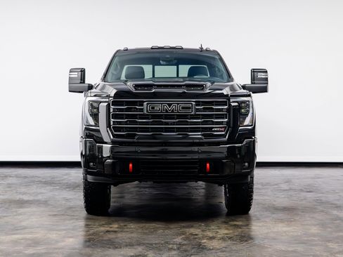 Used 2025 GMC Sierra 2500 AT4 w/ AT4 Premium Plus Package image 2