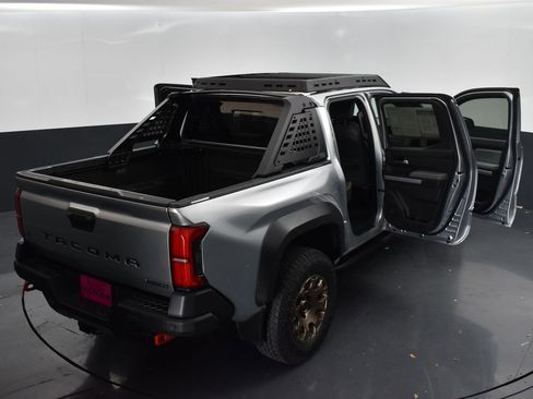 Used 2024 Toyota Tacoma Trailhunter image 21