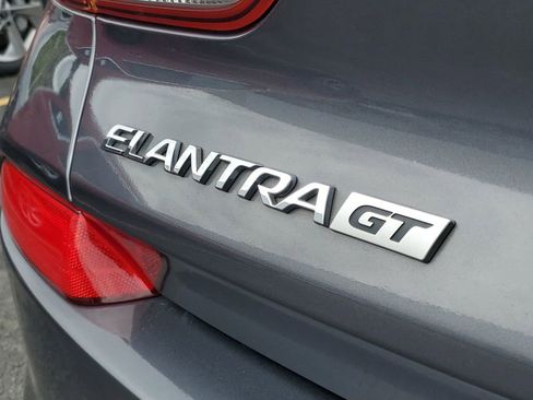 Used 2018 Hyundai Elantra GT FWD image 6